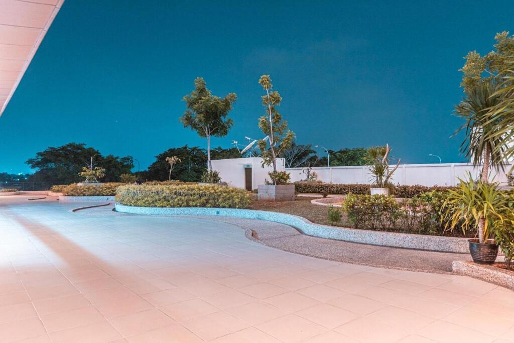 Azalea Suites Cikarang By Jayakarta Group Exteriér fotografie